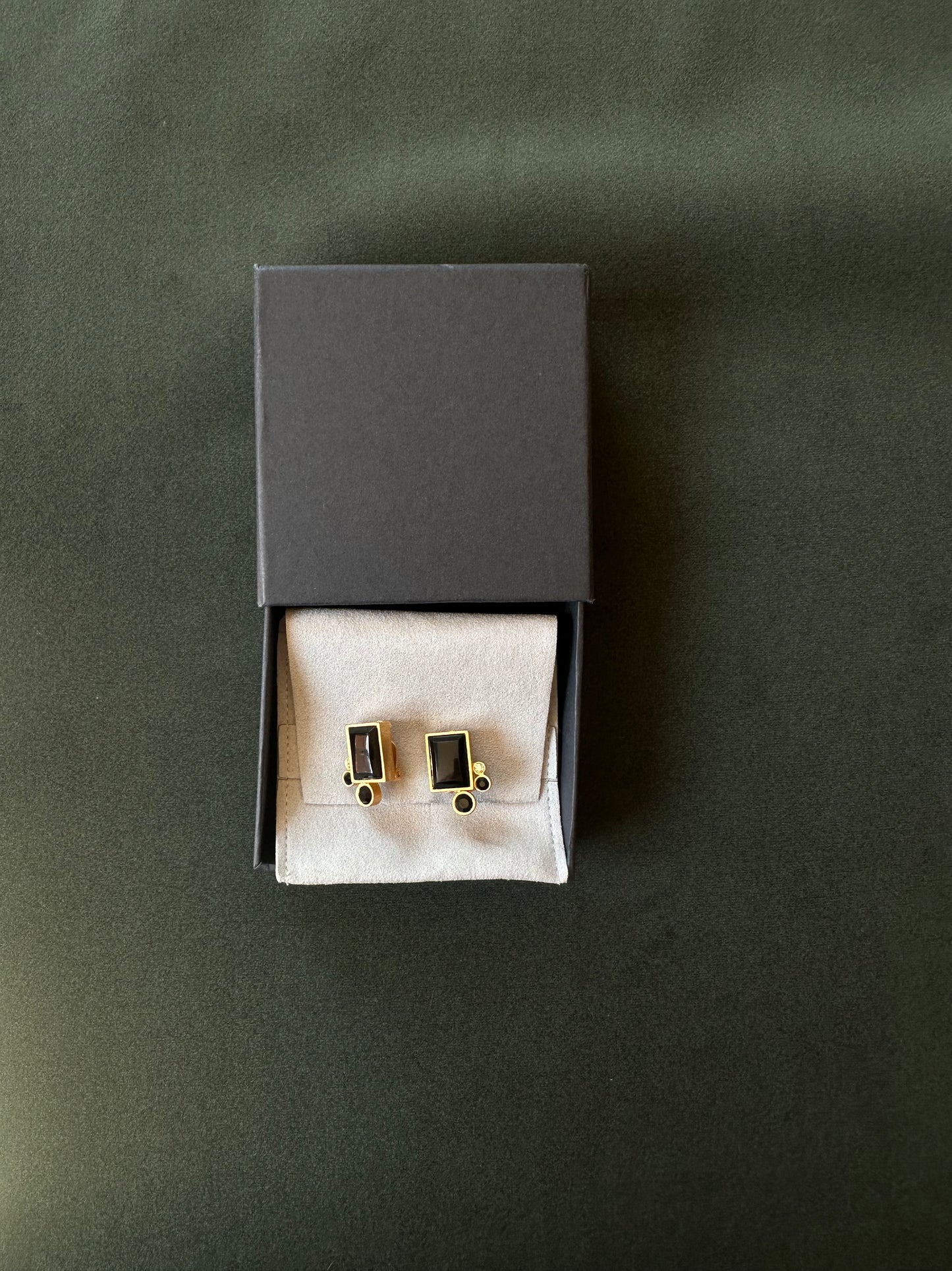 Lot 185: Vintage Guy Laroche Clips