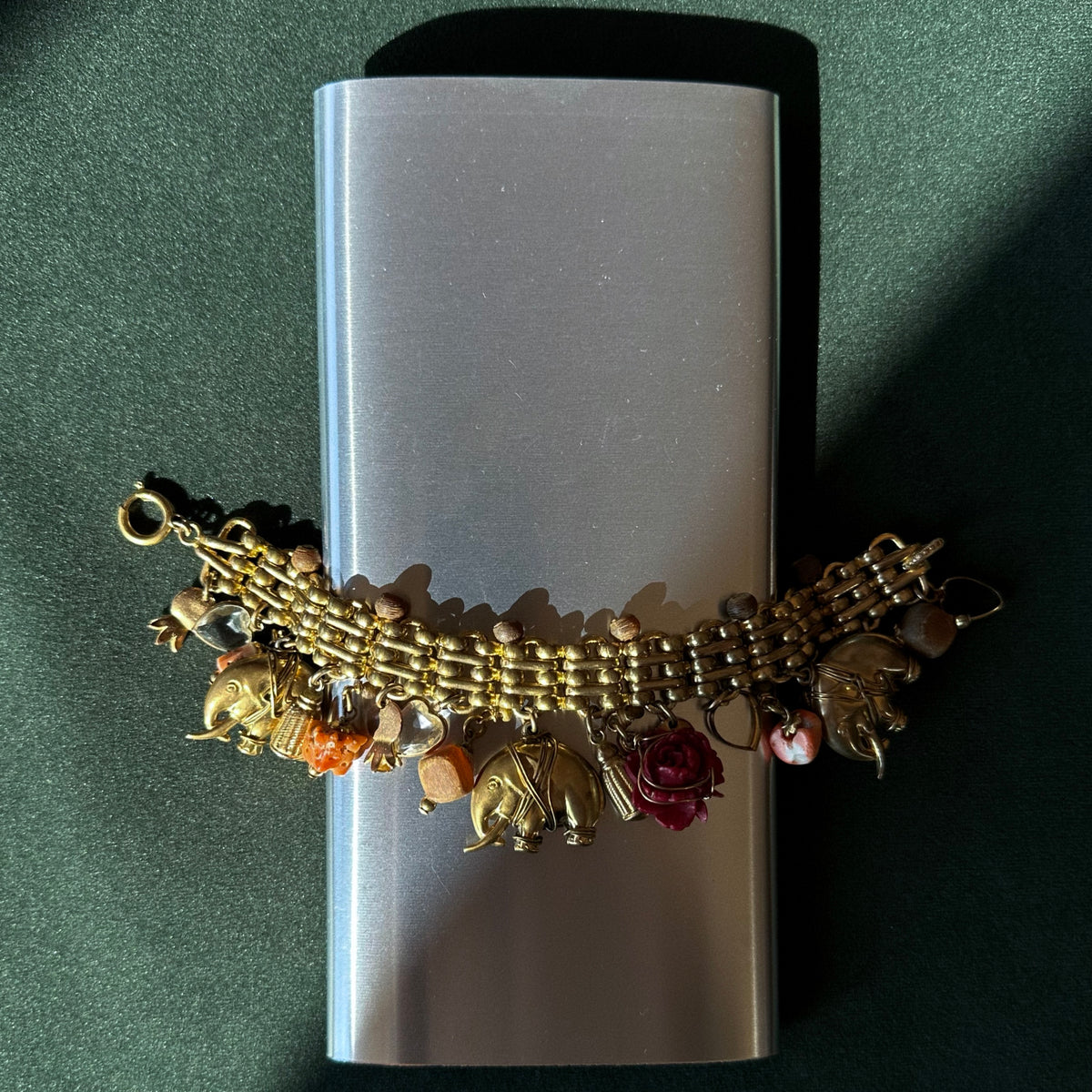 Lot 196: Vintage Gas Bracelet
