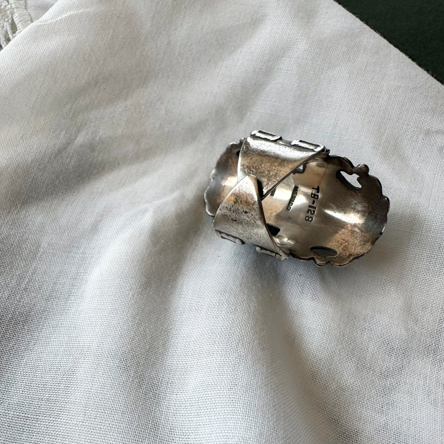 Lot 168: Silver Locket Ring