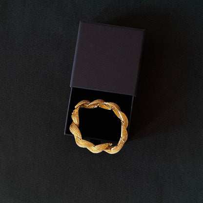 Lot 194: Vintage Gold Tone Leaf Bracelet