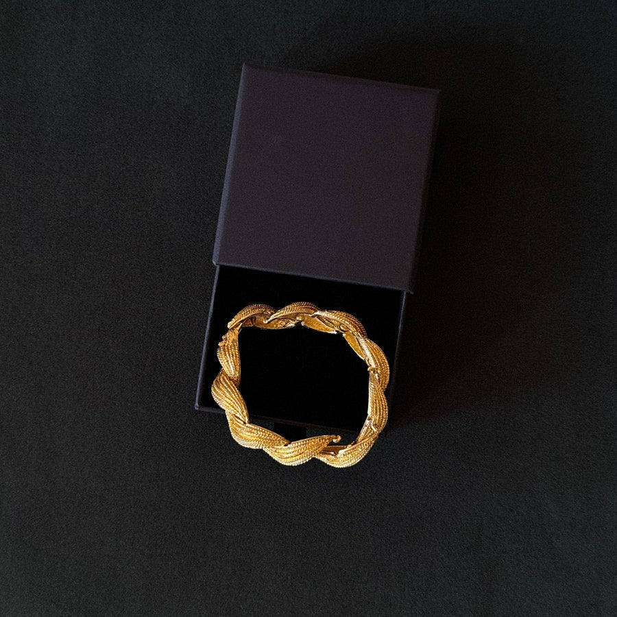 Lot 194: Vintage Gold Tone Leaf Bracelet