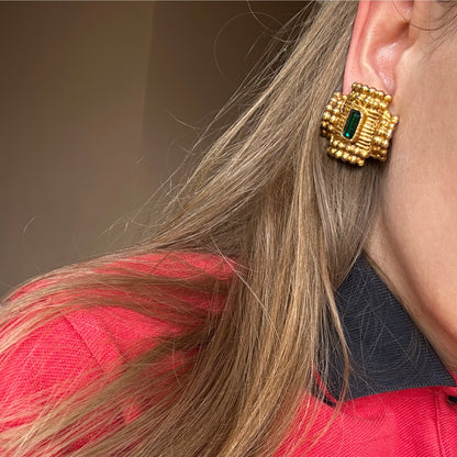 Lot 169: Vintage Clip-on Earrings