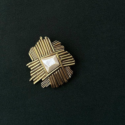 Lot 195: Vintage Estelle Bijoux Brooch