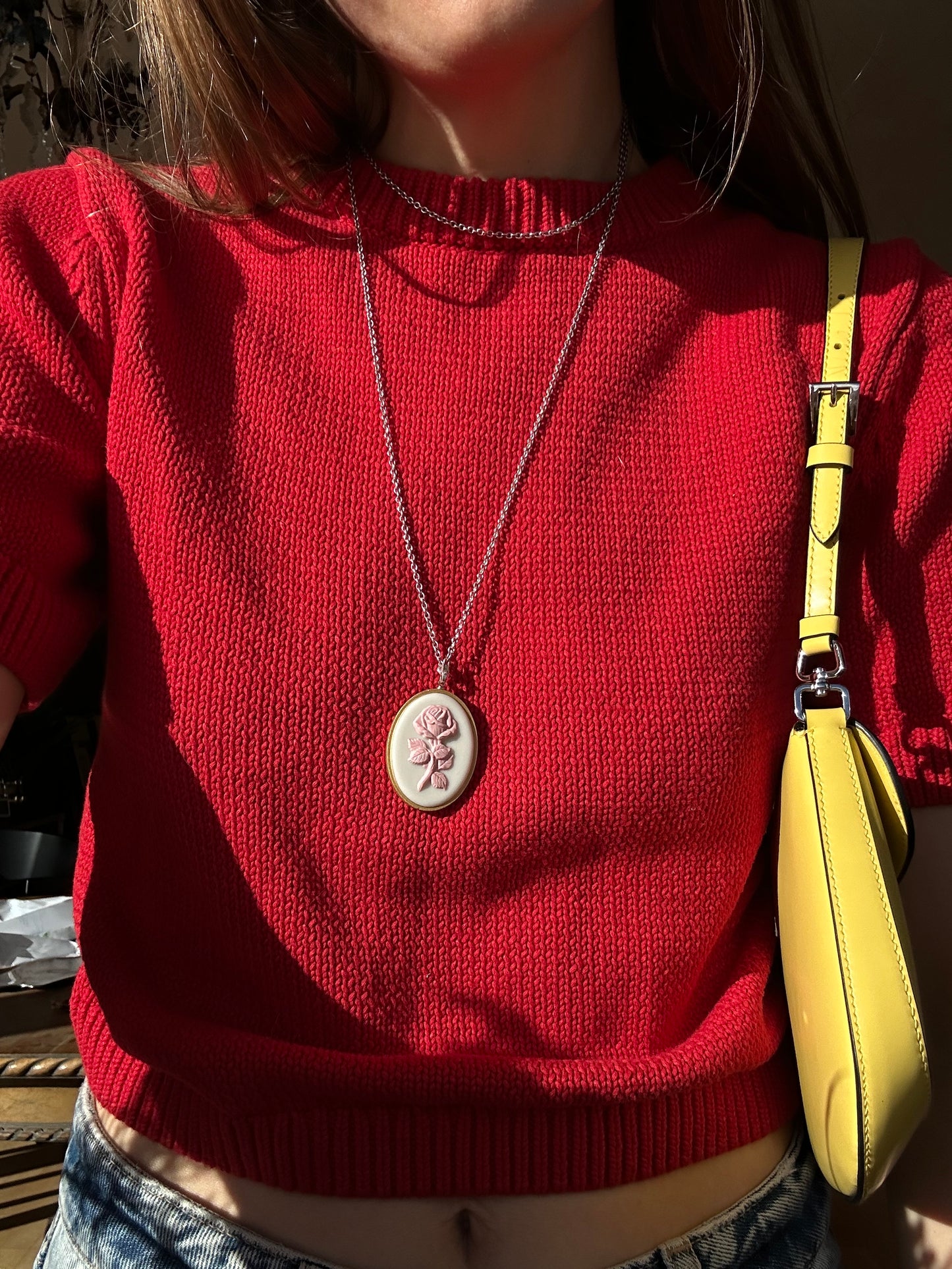 Lot 146: Vintage Rose Pendant