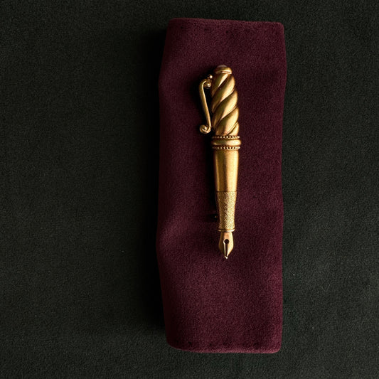 Lot 154: Vintage Pen Brooch