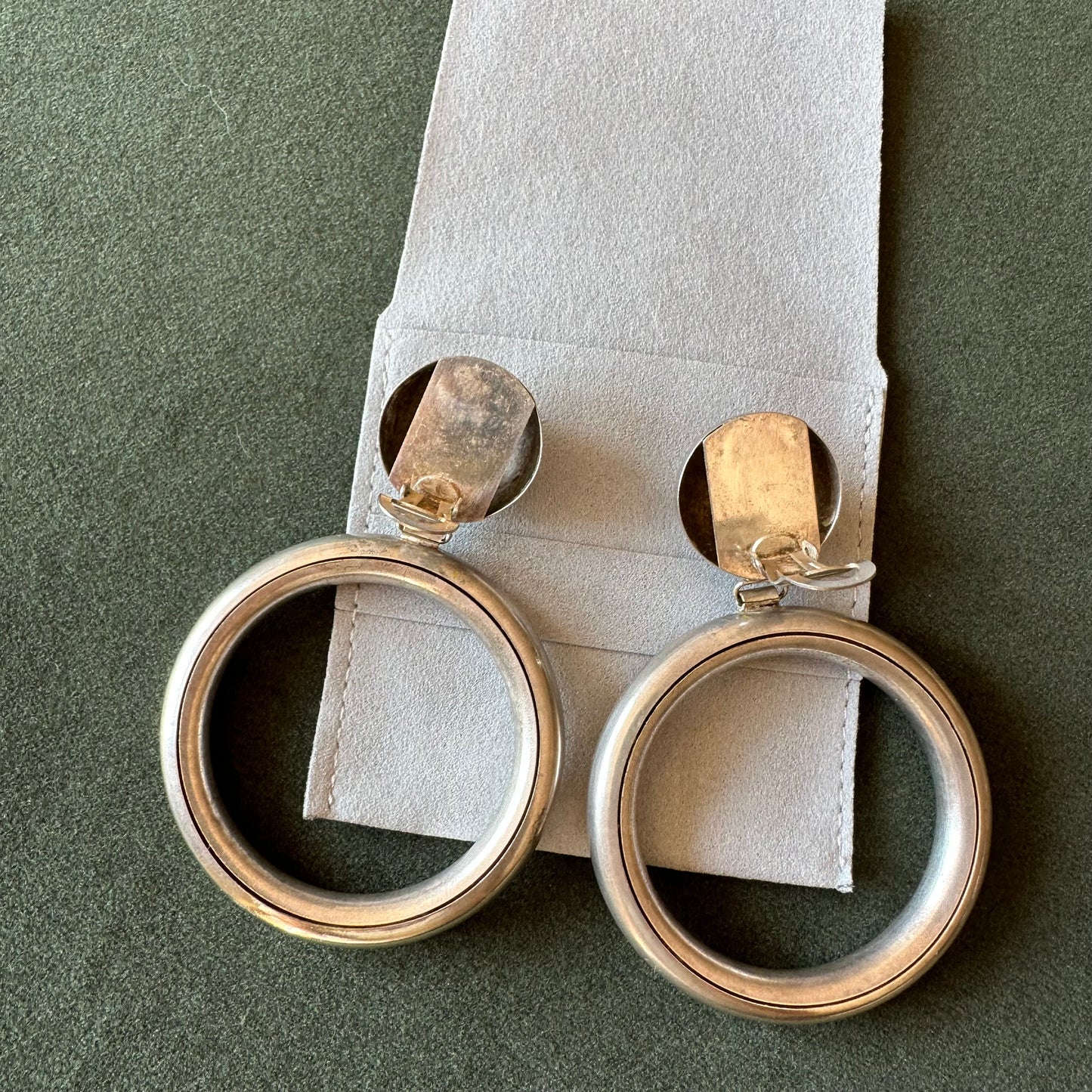 Lot 187: Vintage Round Clip-Ons