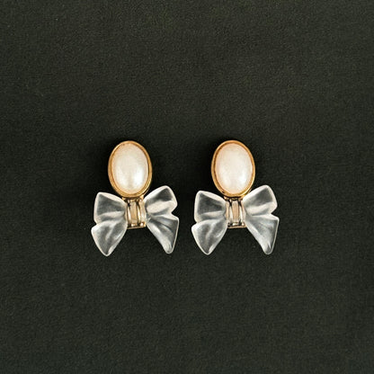 Lot 159: Vintage Parfums Gres Clips