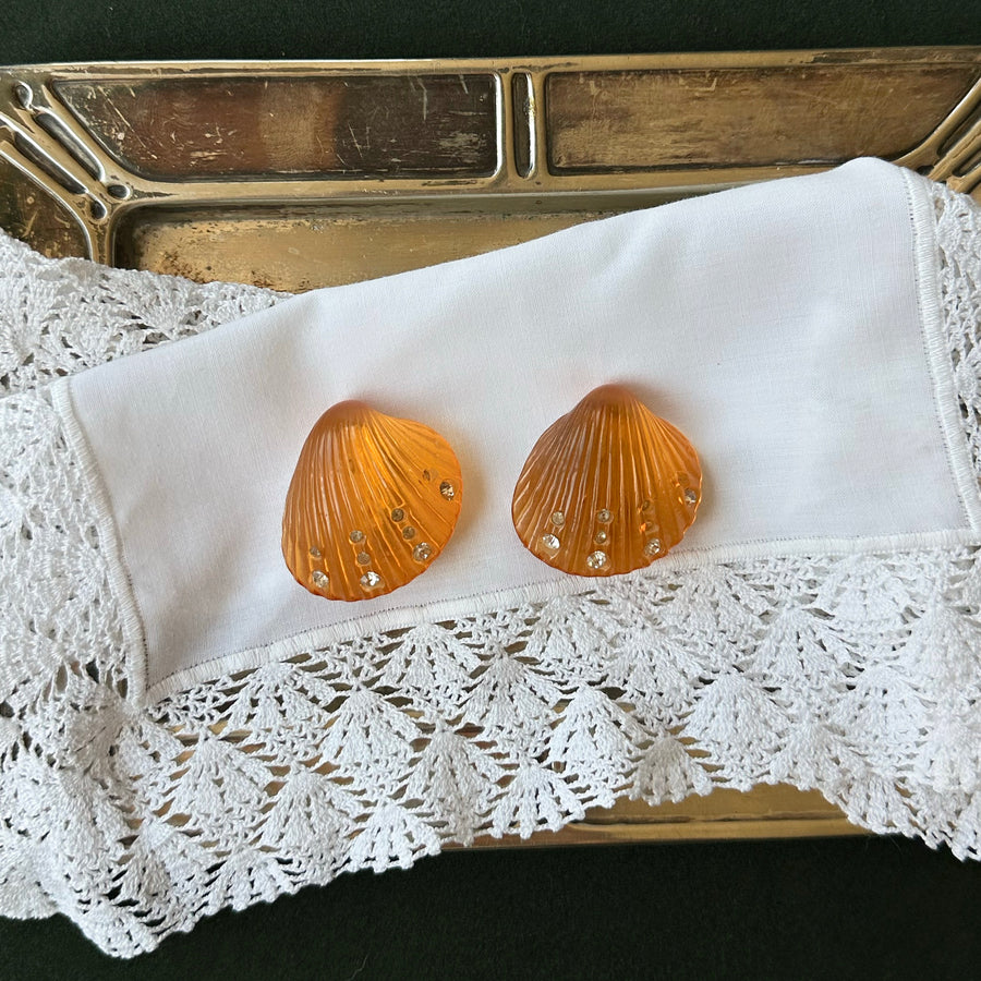 Lot 184: Vintage Ugo Correani Shell Clip-On Earrings
