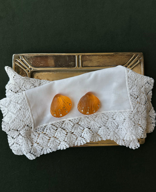 Lot 184: Vintage Ugo Correani Shell Clip-On Earrings