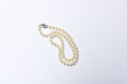 Lot 137: Vintage Pearl Necklace