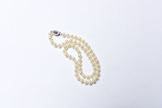 Lot 137: Vintage Pearl Necklace