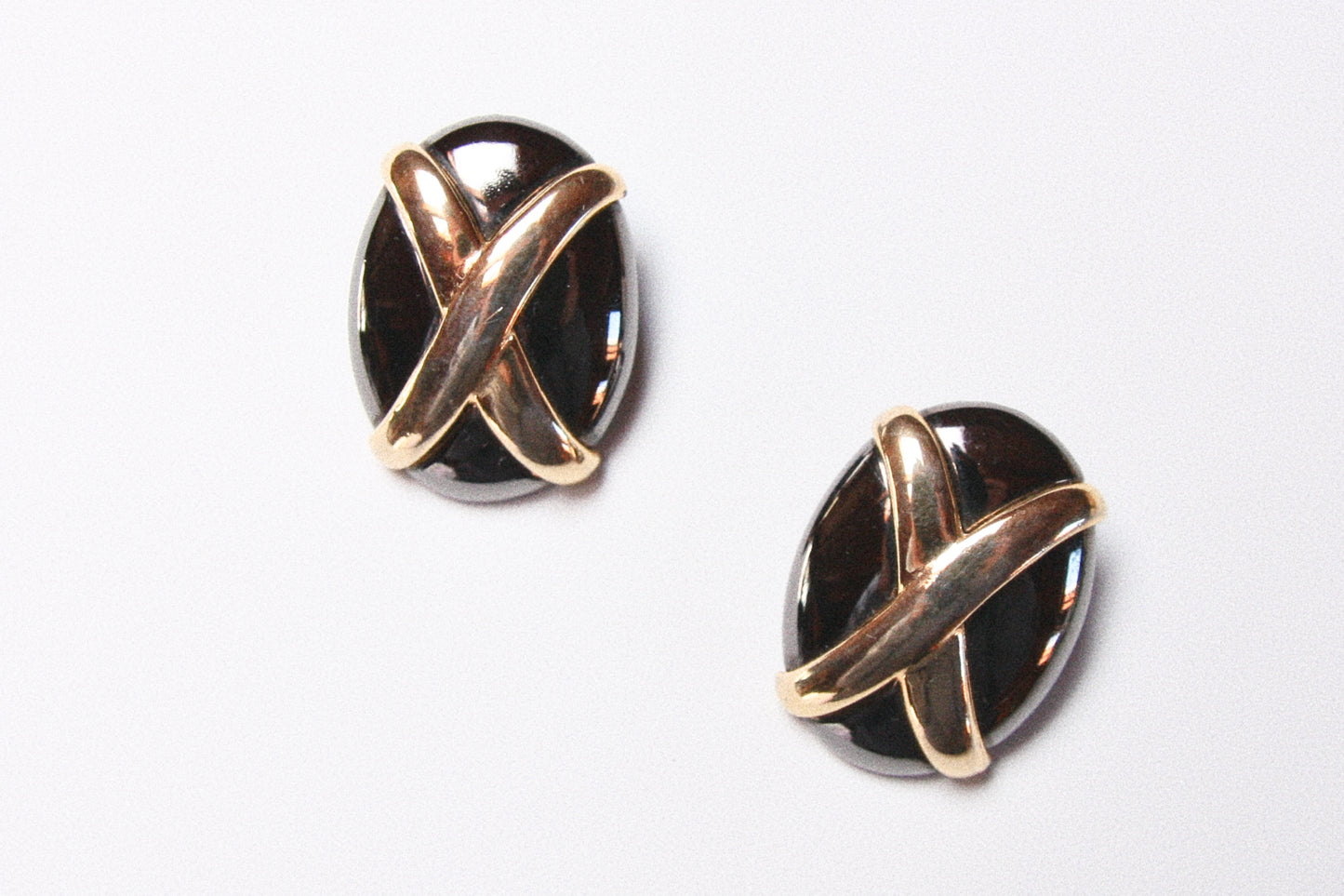 Lot 131: Vintage Cross Clips
