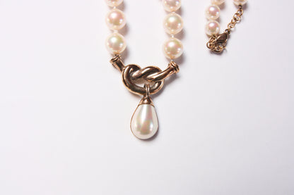 Lot 130: Vintage Majorica Necklace
