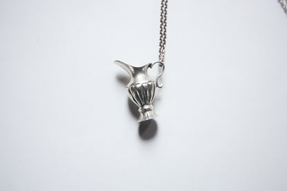 Lot 136: Jug Pendant