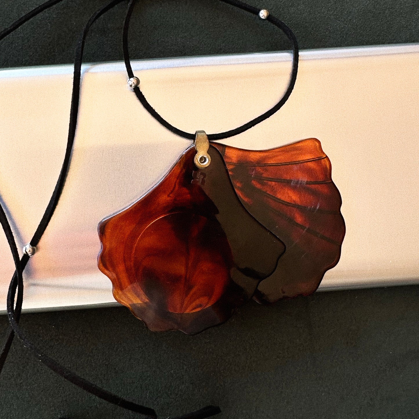 Lot 192: Vintage Shell Pendant