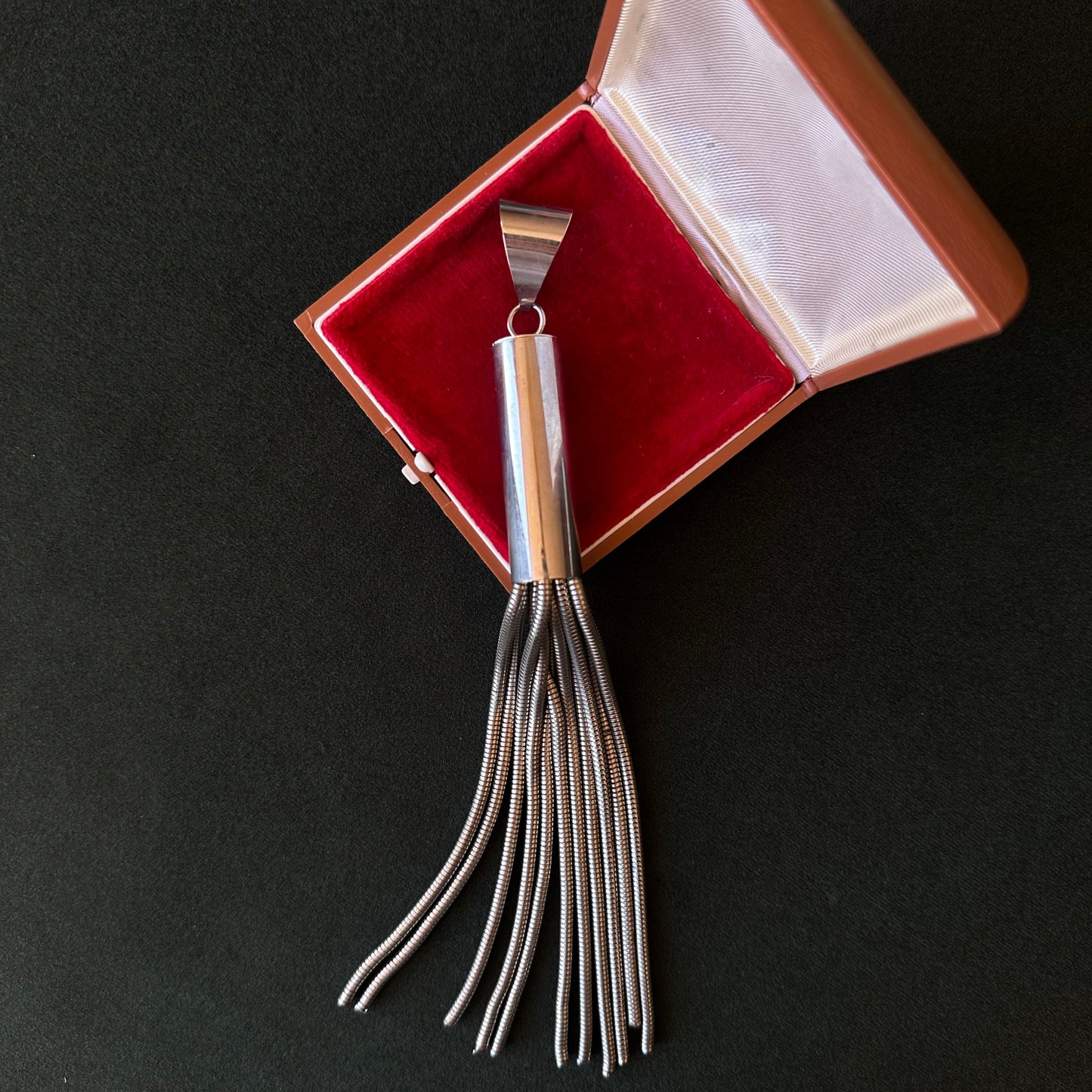 Lot 172: Tassel Pendant with Chain Fringe