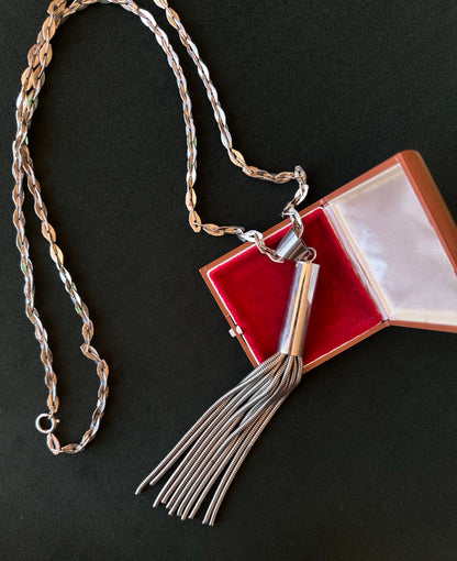 Lot 172: Tassel Pendant with Chain Fringe