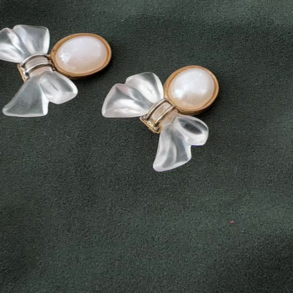 Lot 159: Vintage Parfums Gres Clips